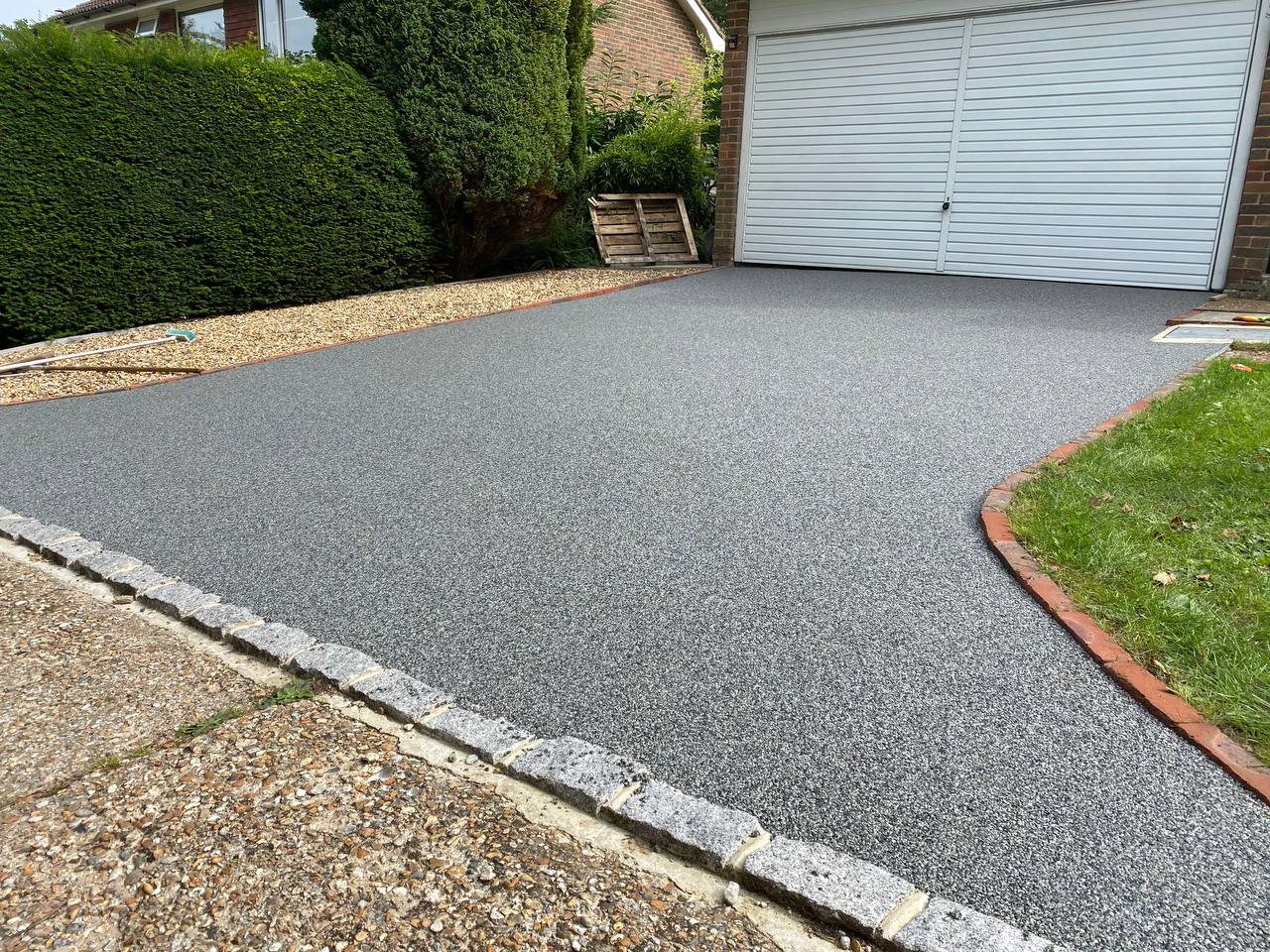 This is a photo of a new resin bound drive carried out in Southampton. All works done by Resin Driveways Southampton